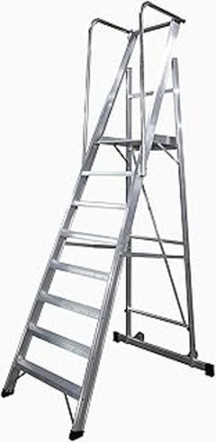 Análisis del precio promedio de escaleras con plataforma
