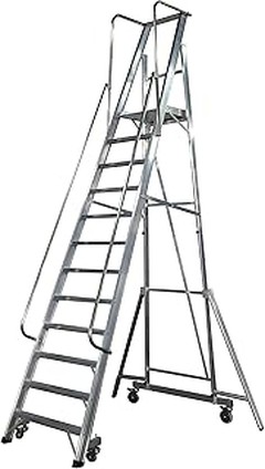 Pros y contras de utilizar escaleras con plataforma